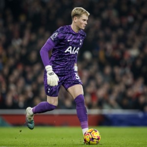 华体会登录入口-TA：图多尔17分钟换金斯基，这是终极的背叛，像直接把他推去喂狼