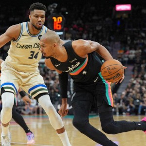 华体会-赞不绝口，马刺队文班亚马获得扬尼斯·阿德托昆博的高度赞扬